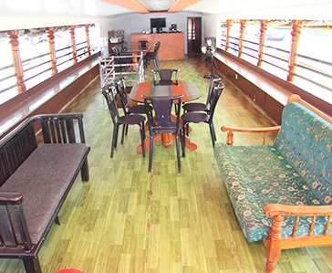 three bedroom deluxe houseboat