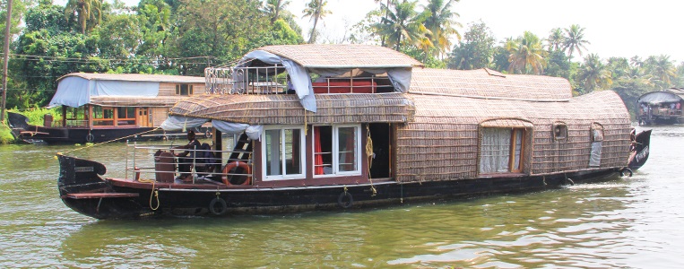 one bedroom premium houseboat